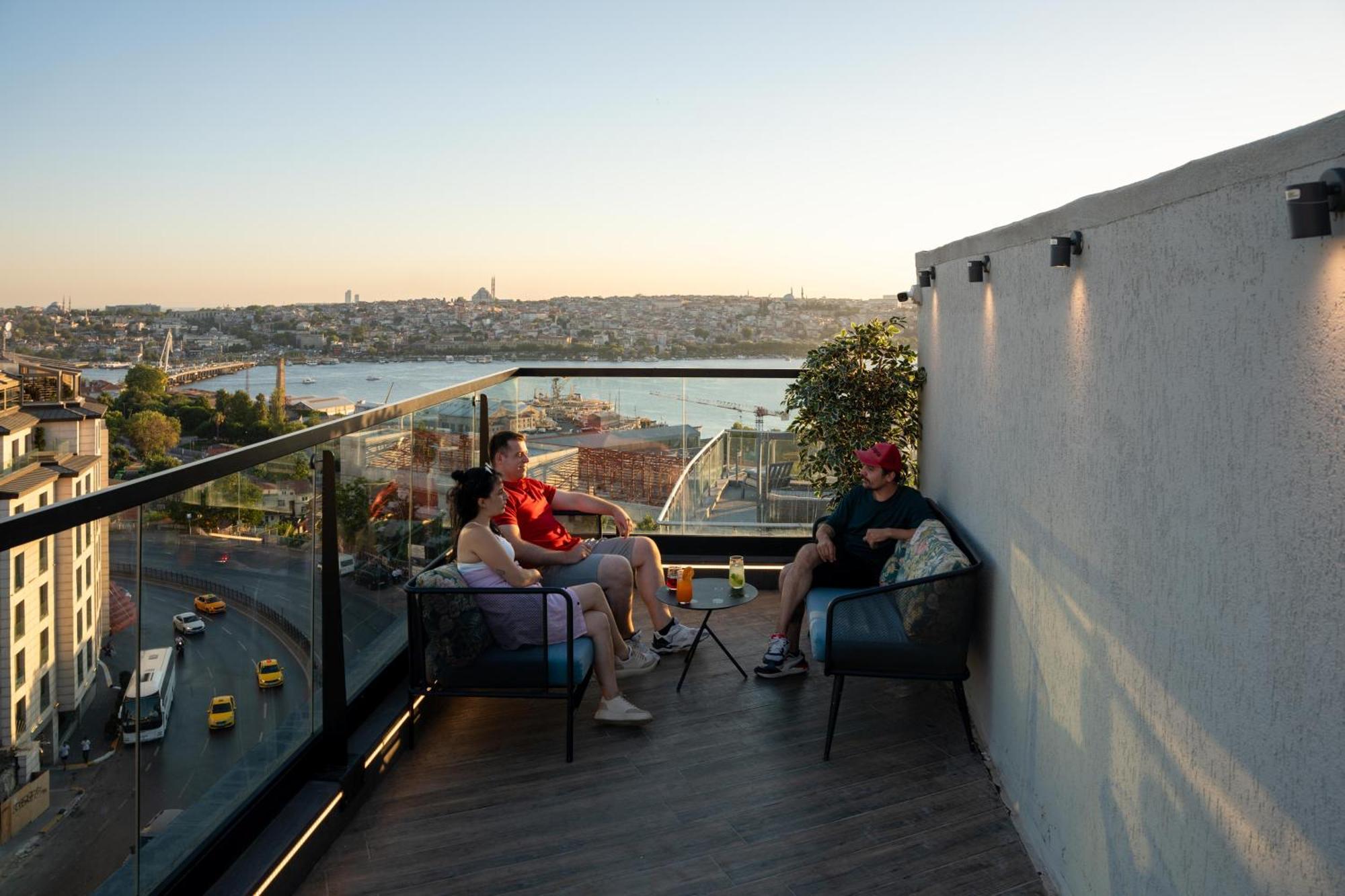 The Central House Istanbul Galata Ostello Esterno foto